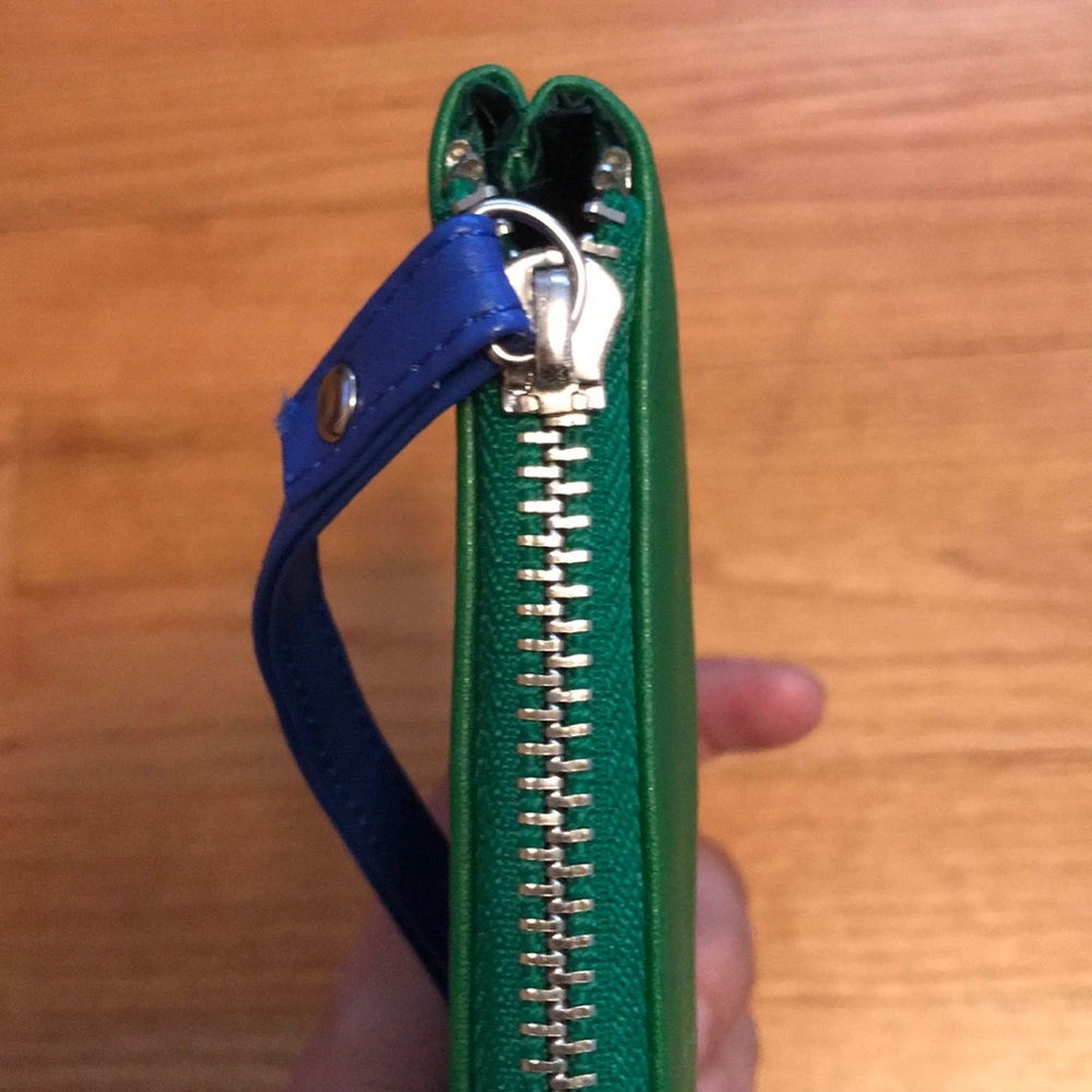 Clutch - Picture 3 of 3